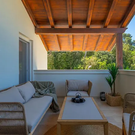 Forest Bay Semesterbostad Pula