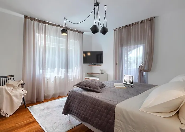 Forest Bay 펜션 풀라